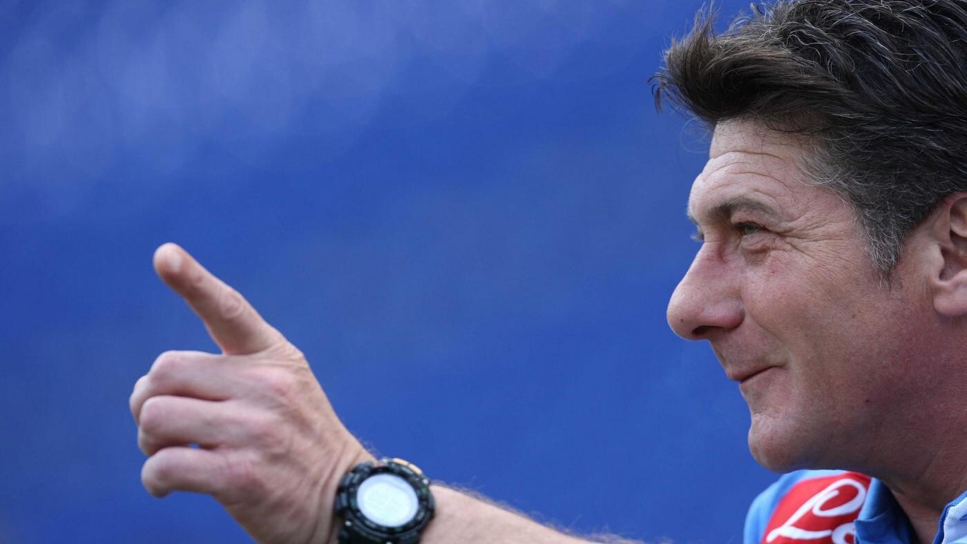 Continua il matrimonio tra Mazzarri e il Napoli. L'allenatore livornese firmerà anche il rinnovo del contratto. Intanto, gli azzurri si muovono sul mercato. Vicinissima l'acquisizione definitiva di Pandev.