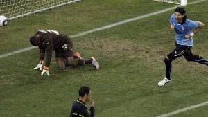 Sebastian Abreu nel 2010 ha portato l'Uruguay in semifinale ai Mondiali 2010. Il 'loco' ha scelto il cucchiaio quando ha tirato il rigore decisivo.