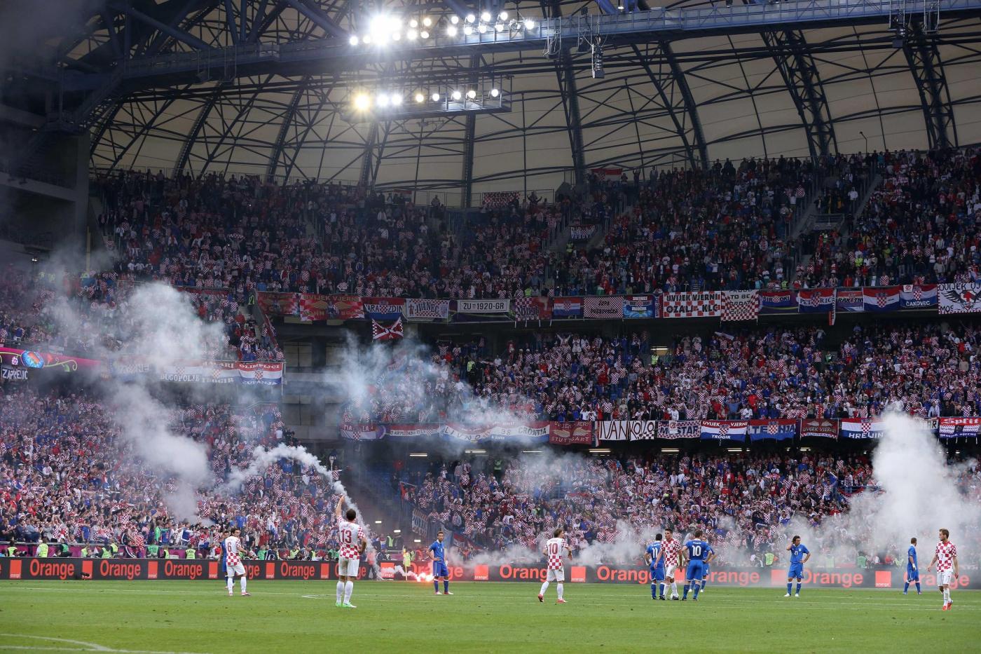 l'uefa ha aperto inchiesta sui tifosi croati