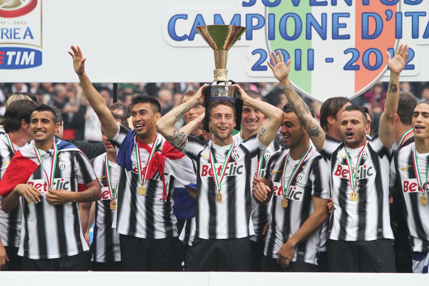 La Serie A 2012/2013 inizierà il 26 agosto e terminerà il 19 maggio. Tre i turni infrasettimanali, quattro le soste. Il 19 agosto a Pechino Juventus e Napoli giocheranno la Supercoppa italiana. 