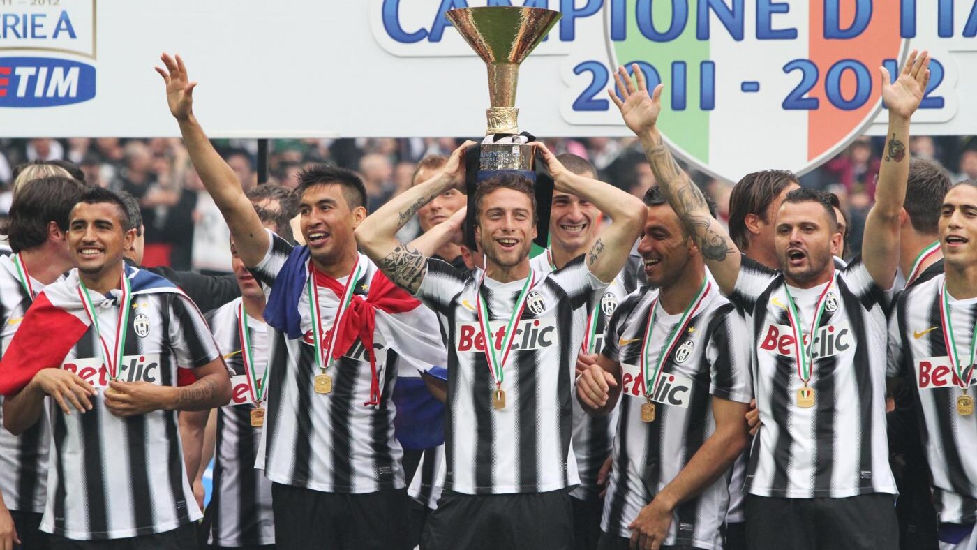 La Serie A 2012/2013 inizierà il 26 agosto e terminerà il 19 maggio. Tre i turni infrasettimanali, quattro le soste. Il 19 agosto a Pechino Juventus e Napoli giocheranno la Supercoppa italiana.