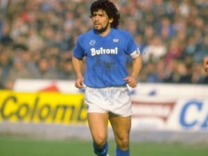 Il 30 giugno 1984 il Napoli annuncia l'acquisto di Diego Armando Maradona. Ferlaino versò nelle casse del Barcellona 13 miliardi di lire. Sono passati ventotto anni, ma l'amore tra Maradona e il Napoli è sempre rimasto intatto.