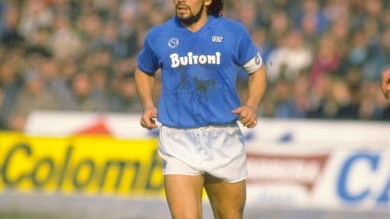 Il 30 giugno 1984 il Napoli annuncia l'acquisto di Diego Armando Maradona. Ferlaino versò nelle casse del Barcellona 13 miliardi di lire. Sono passati ventotto anni, ma l'amore tra Maradona e il Napoli è sempre rimasto intatto.
