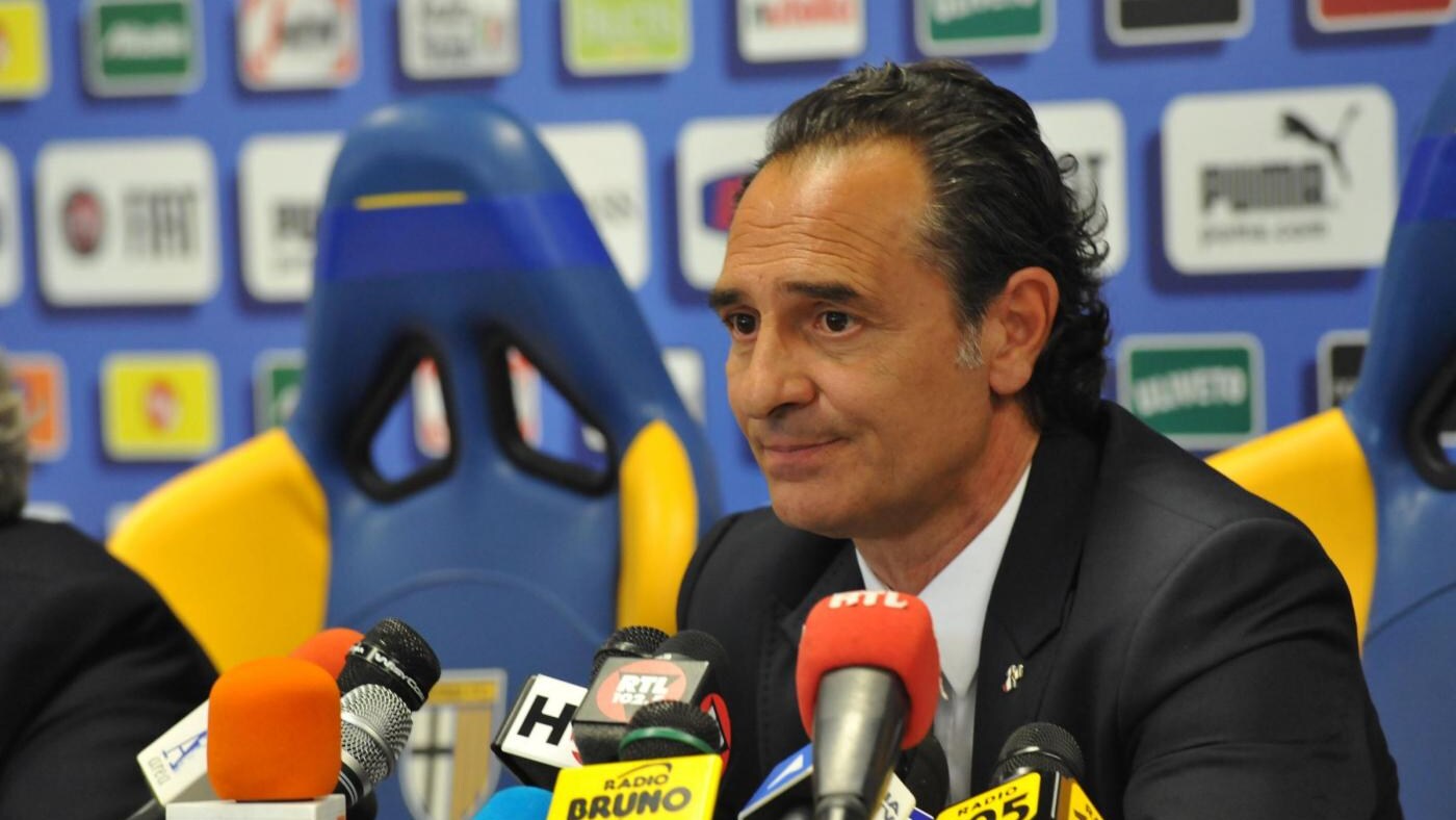 Notte fonda per l'Italia di Prandelli. Gli azzurri, a Zurigo, sono stati travolti dalla Russia. I gol tutti nella ripresa. Kerzhakov apre le marcature, Shirokov sfrutta due clamorosi errori della difesa azzurra.