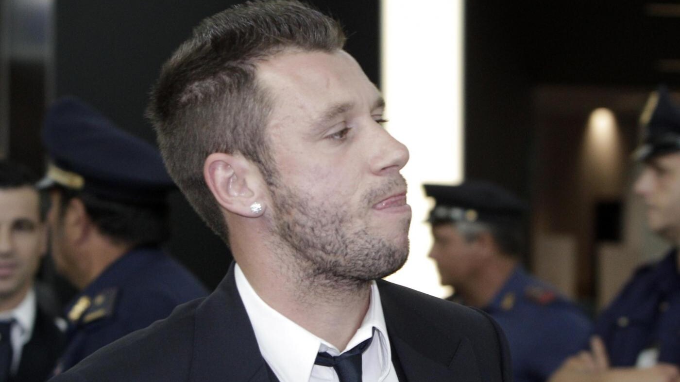 La Uefa ha multato Antonio Cassano. Il barese nel corso degli Europei aveva pronunciato una frase omofoba.