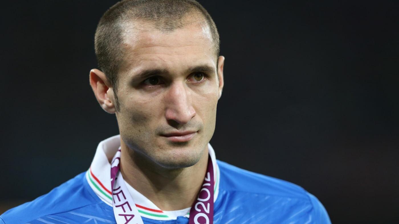 Per colpa di un problema al polpaccio sinistro, il difensore della Juventus Giorgio Chiellini rimarrà fermo per 35 - 40 giorni. Il livornese non sarà in campo a Pechino nella finale della Supercoppa Italiana.