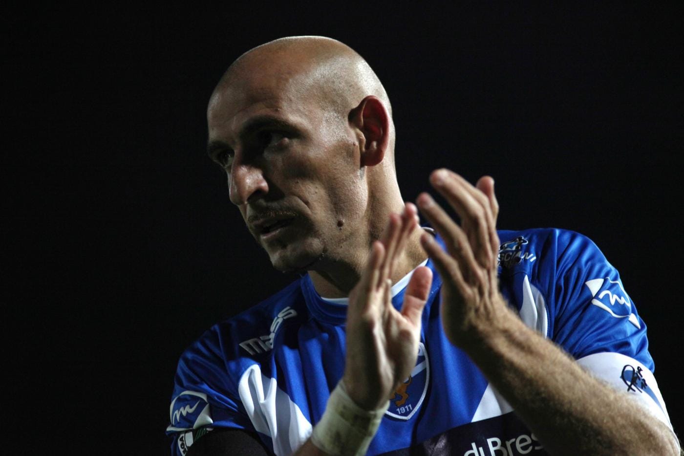 L'ex attaccante di Brescia, Palermo e Sampdoria, che pochi giorni fa aveva firmato il rinnovo di contratto con la Cremonese, ha scoperto di avere un problema al cuore.