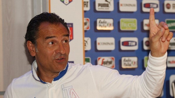 a berna gli azzurri sfidano l'inghilterra di hodgson.