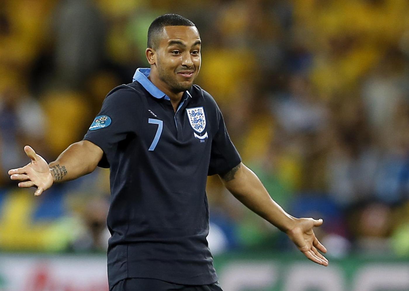 l'inter pensa all'attaccante dell'arsenal theo walcott