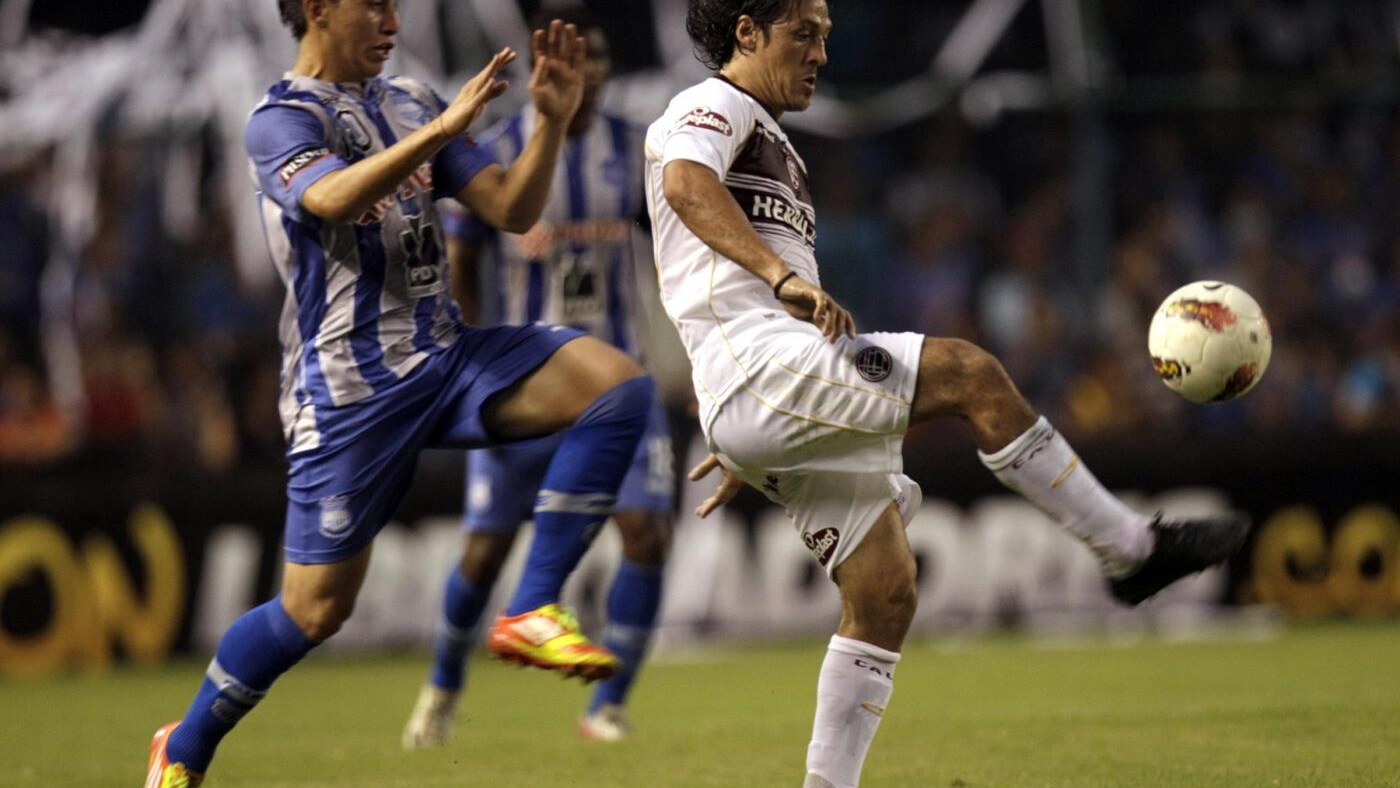 L'ex calciatore della Juventus è stato condannato dal tribunale di Buenos Aires per aver posto fine alla carriera di Roberto Pizzo.