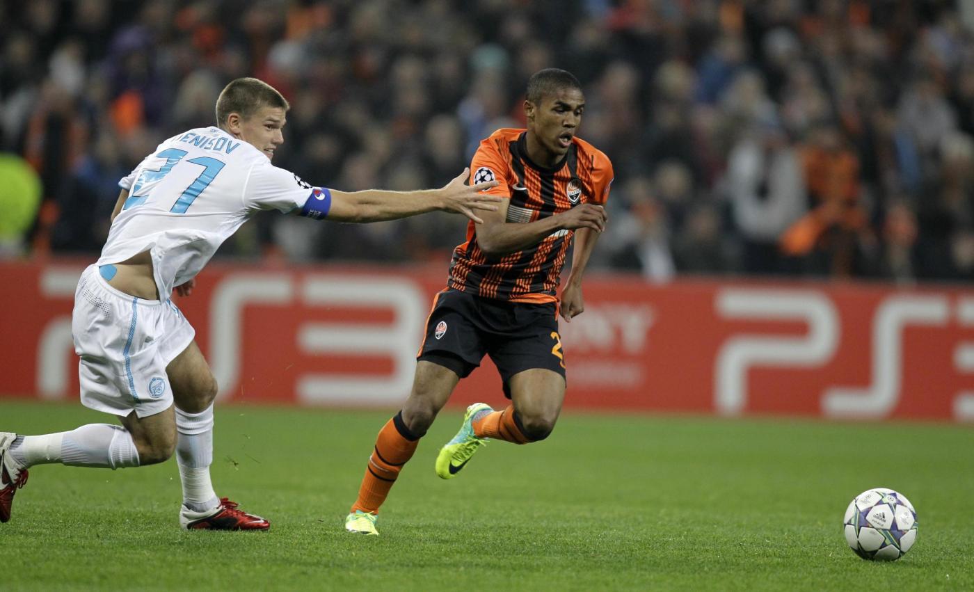 Il Napoli già guarda al mercato di gennaio. Dallo Shakthar Donetsk potrebbe arrivare il brasiliano Douglas Costa.
