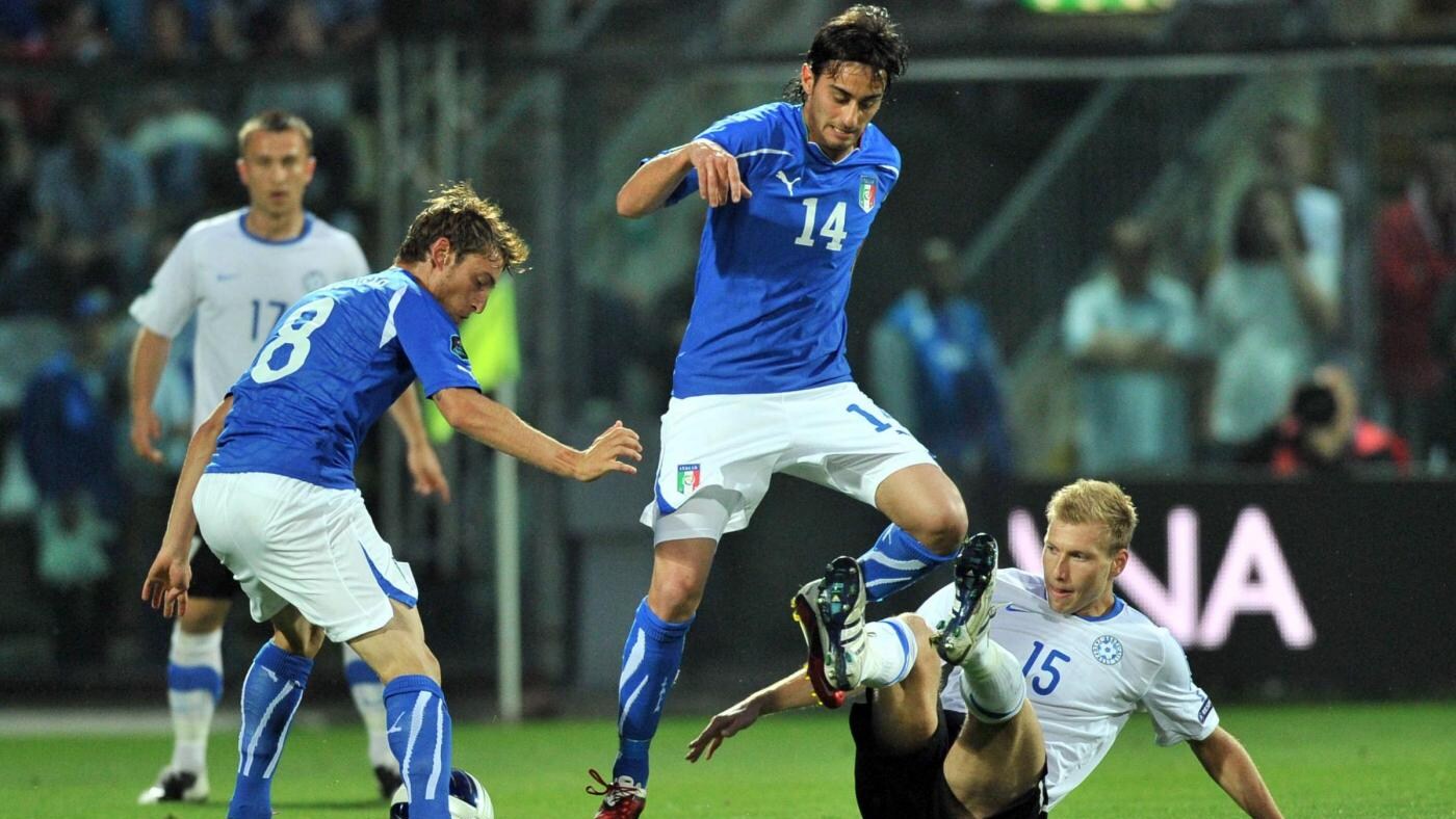 Ennesimo infortunio per Alberto Aquilani. Il centrocampista della Fiorentina salterà le prossime tre partite di campionato