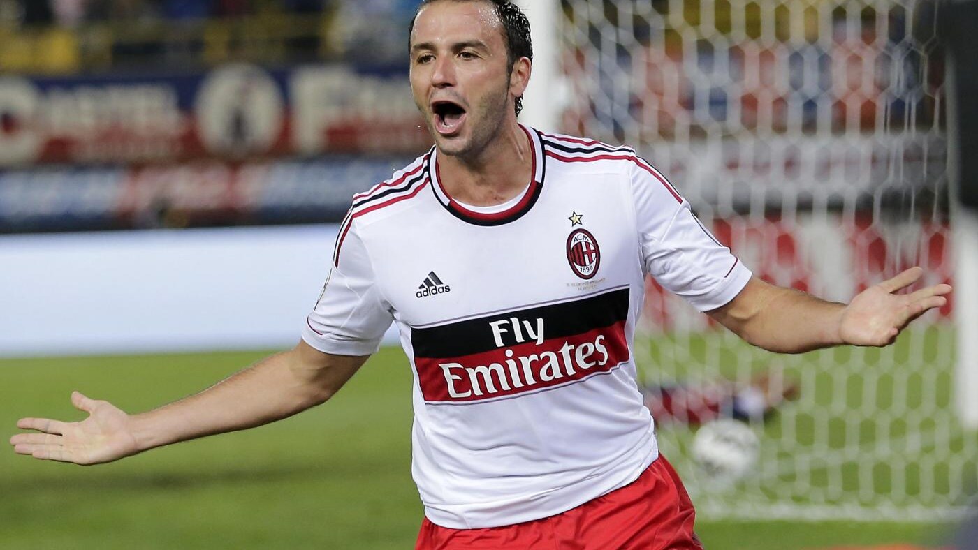 Nel Milan, che sfiderà Zenit San Pietroburgo, Anderlecht e Malaga, non ci saranno Muntari, Niang, Traoré, Didac Vila e Strasser, tutti tagliati da Allegri. Nella lista B è stato incluso Simone Andrea Ganz.