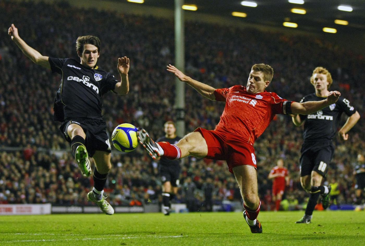 Una partenza così brutta il Liverpool non la viveva da 100 anni. La colpa è del mercato fatto all''americana'. La nuova proprietà dei 'Reds' sceglie i calciatori in base alle percentuali.