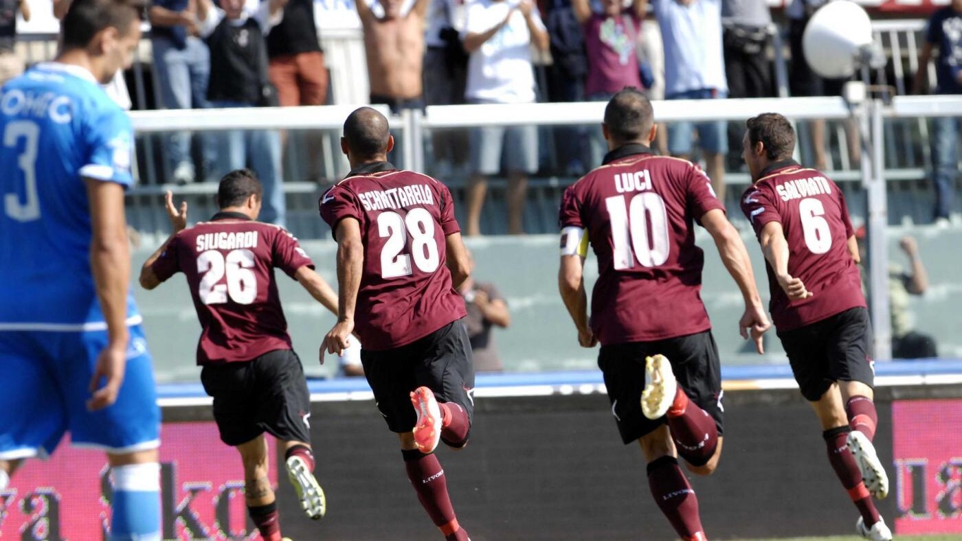 Non si ferma la marcia del Sassuolo di Di Francesco e del Livorno di Nicola. Nella 4a Giornata gli emiliani hanno superato la Pro Vercelli, mentre i toscani hanno vinto il derby con l'Empoli. Lo Spezia cade ad Ascoli, il Verona espugna Vicenza.