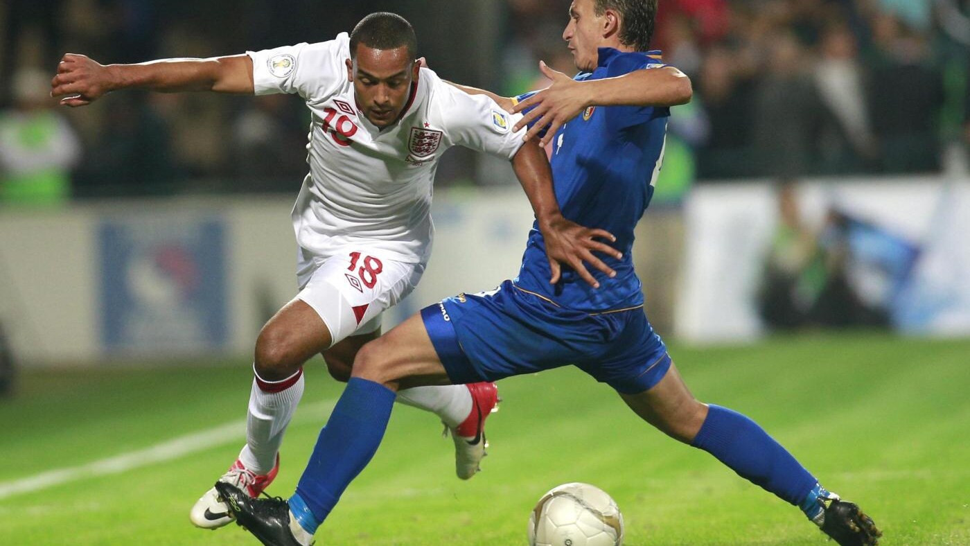 gli esterni di manchester united e arsenal hanno il contratto in scadenza nel 2013.