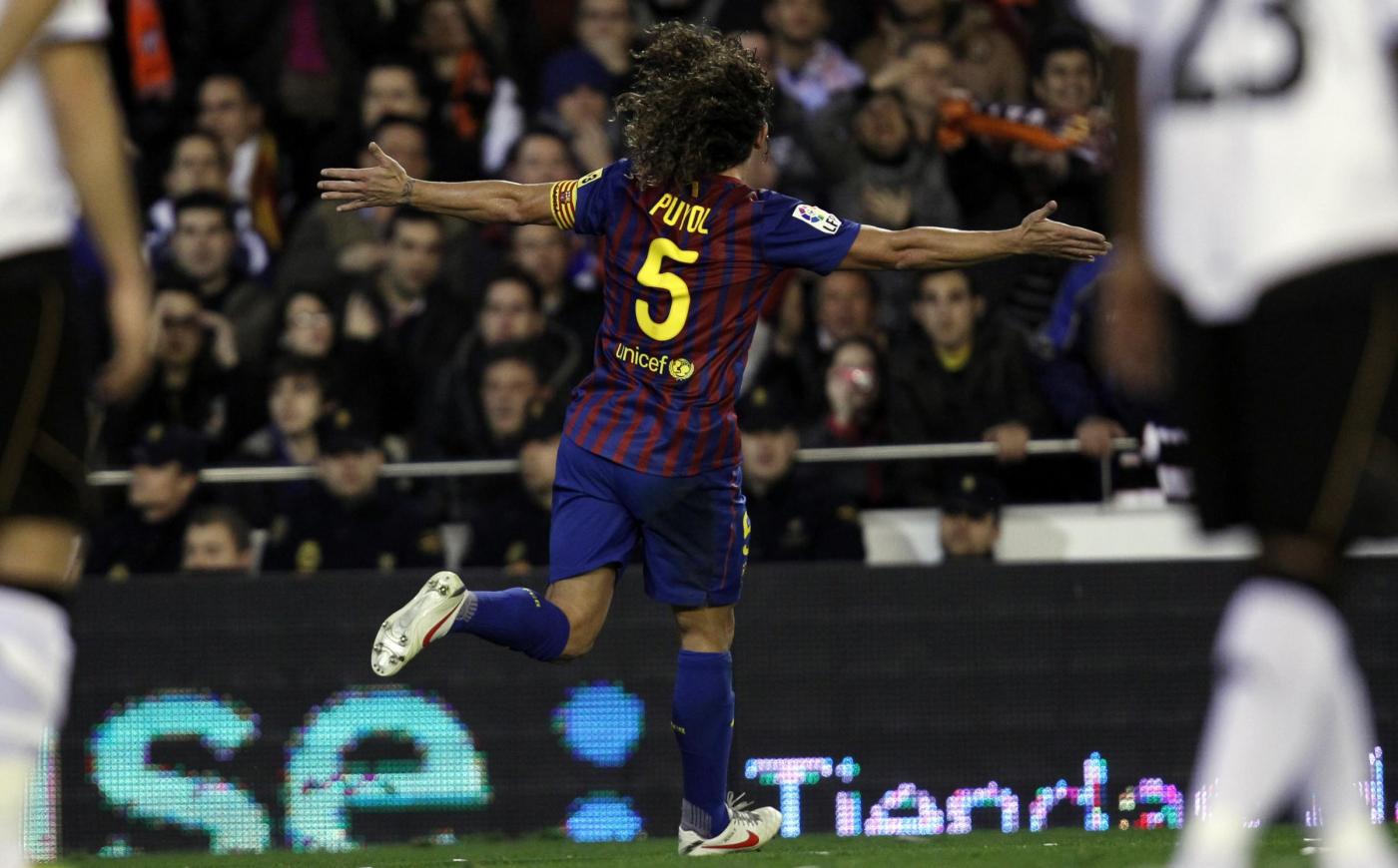 Un altro infortunio in casa Barca. Dopo Andrés Iniesta, è finito k.o. anche capitan Puyol. Il trentaquattrenne difensore salterà due partite di Champions e Real Madrid - Barcellona.