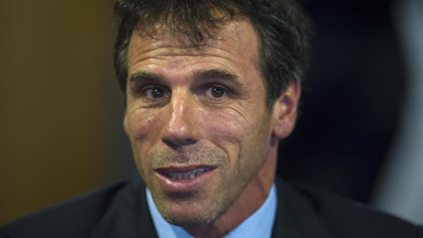 Il Watford, la squadra che appartiene alla famiglia Pozzo, dopo 5 giornate in Championships, la Serie B inglese, ha raccolto solo 6 punti. Per Zola il problema è la mancata conoscenza dell'inglese da parti di alcuni suoi calciatori.