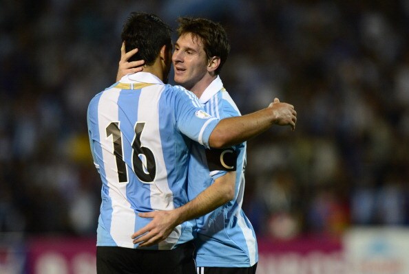 Messi e Aguero stendono Cavani
