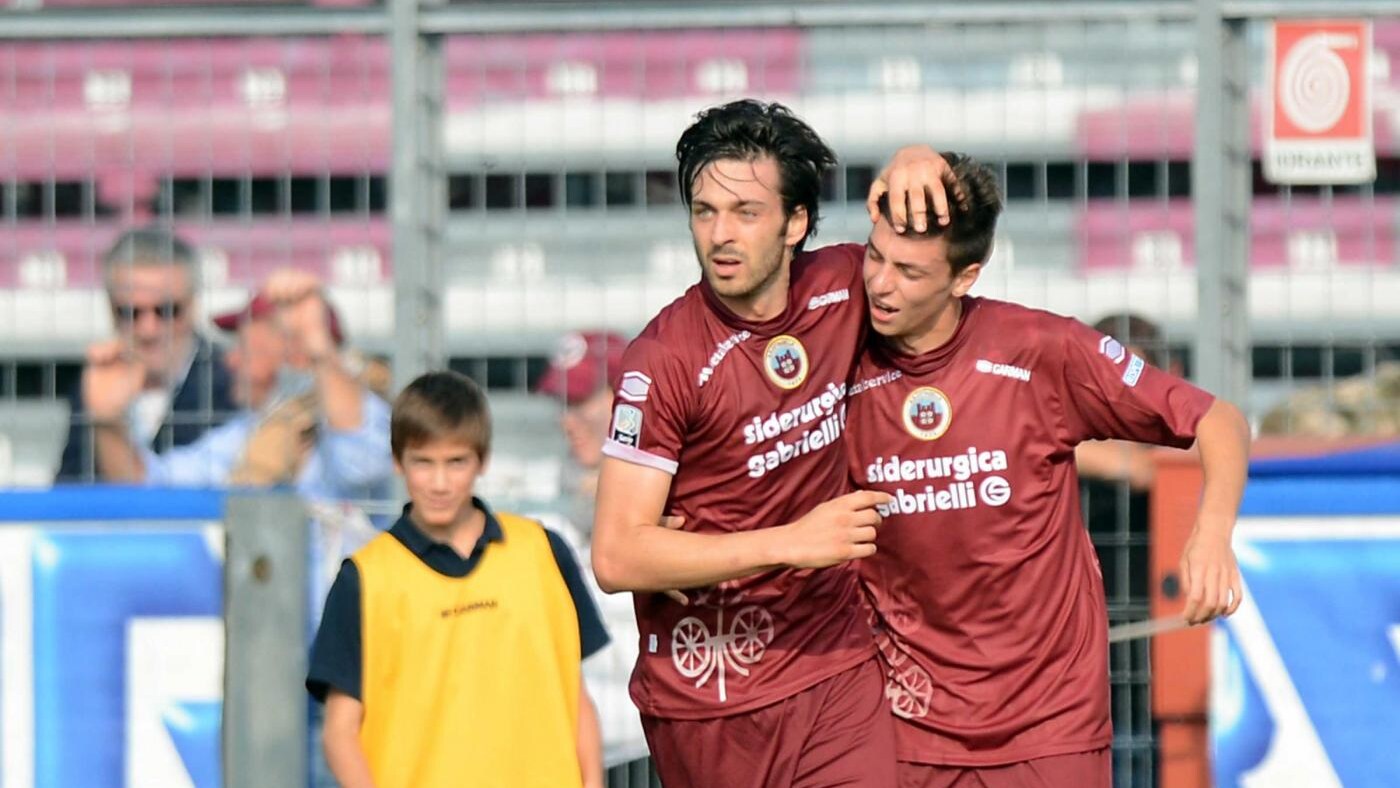 Contro il Cittadella, il Sassuolo ha perso il primo incontro stagionale. Il Verona di Mandorlini vince a Livorno (2-0) e conquista il secondo posto. Pesanti successi esterni per Padova, Juve Stabia ed Empoli.