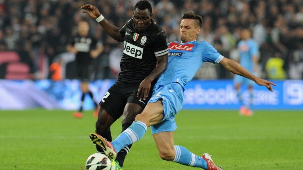 Nel primo anticipo dell'ottava giornata di Serie A la Juventus ha sconfitto 2-0 il Napoli. Hanno deciso i gol di Caceres (80') e Pogba (82').