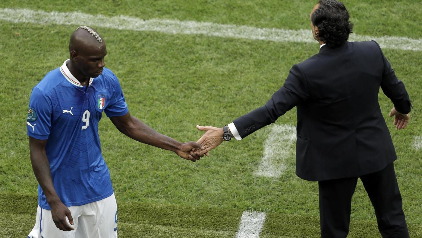 A Coverciano il C.T. è stato abbastanza duro con Mario Balotelli, che un mese fa si fece operare agli occhi e saltò due match con la nazionale.