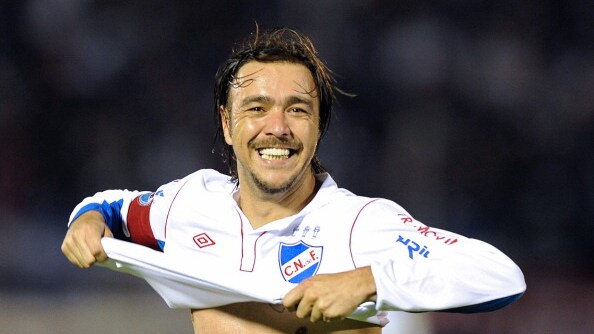 l'uruguaiano in una bella intervista dice che l'inter deve ridare il titolo 2006 ai bianconeri