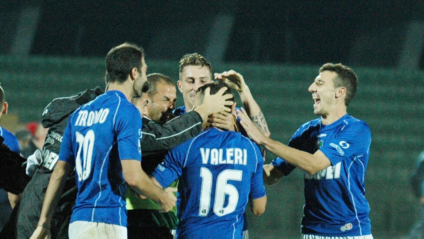 A Terni il Sassuolo vincendo 3-1 ha colto il 10° successo in campionato. Gli emiliani hanno allungato su Verona e Livorno, bloccate in trasferta da Crotone e Lanciano. La Juve Stabia è in zona playoff.