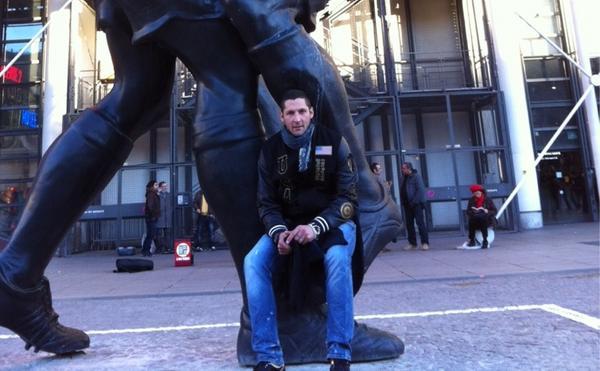 Materazzi e la statua della testata di Zidane