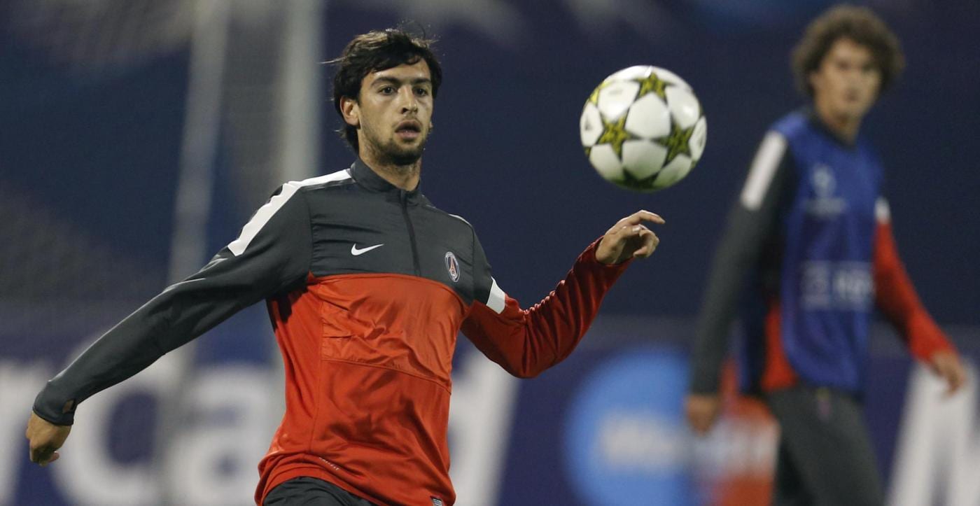 Javier Pastore sembra destinato ad essere uno degli uomini d'oro del mercato di gennaio. Ancelotti lo ha quasi scaricato. Inter e Milan sono alla finestra. 