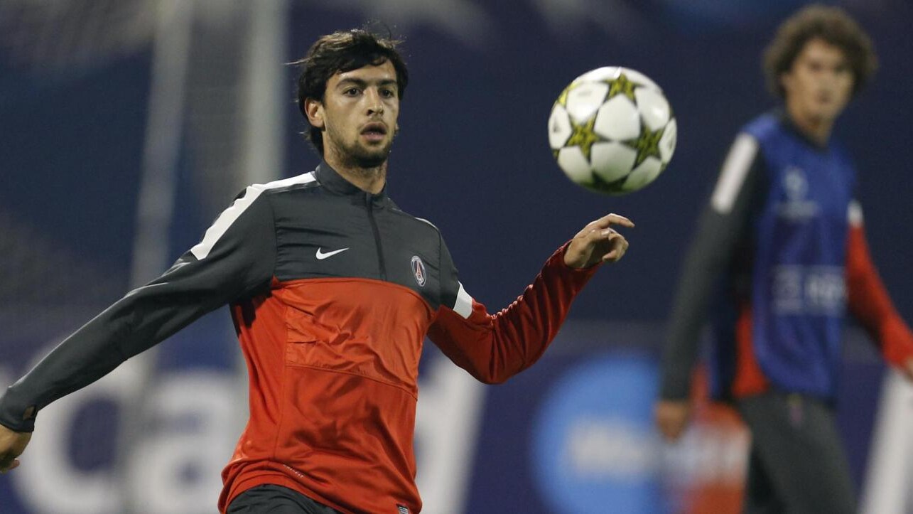 Javier Pastore sembra destinato ad essere uno degli uomini d'oro del mercato di gennaio. Ancelotti lo ha quasi scaricato. Inter e Milan sono alla finestra.