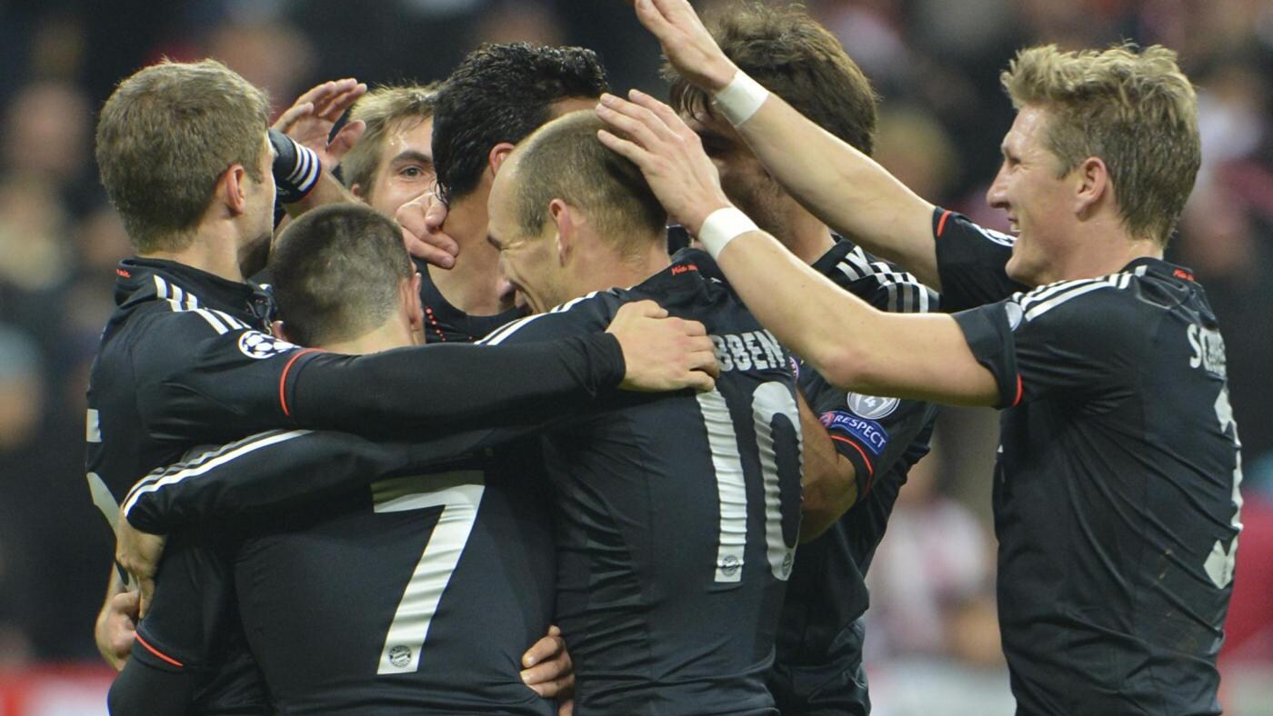 Il peruviano Claudio Pizarro si scatena contro il Lille. L'attaccante del Bayern ha realizzato tre gol in meno di venti minuti. Per i tedeschi a segno anche Schweinsteiger, Robben e Kroos.