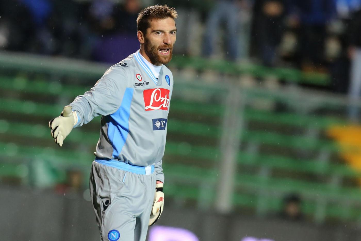 Il procuratore federale dovrà capire se il portiere del Napoli ha colpito realmente uno schiaffo un raccattapalle dell'Atalanta.