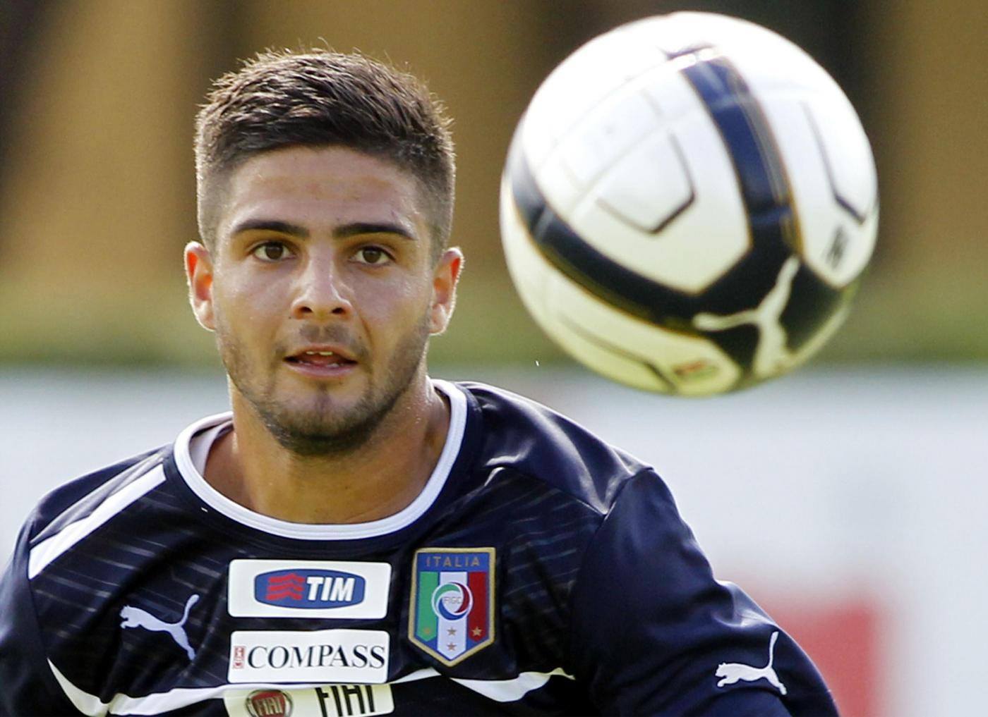 Un problema alla caviglia impedirà a Lorenzo Insigne di giocare l'amichevole Italia - Spagna. L'attaccante partenopeo dovrebbe essere in campo in Napoli - Milan.