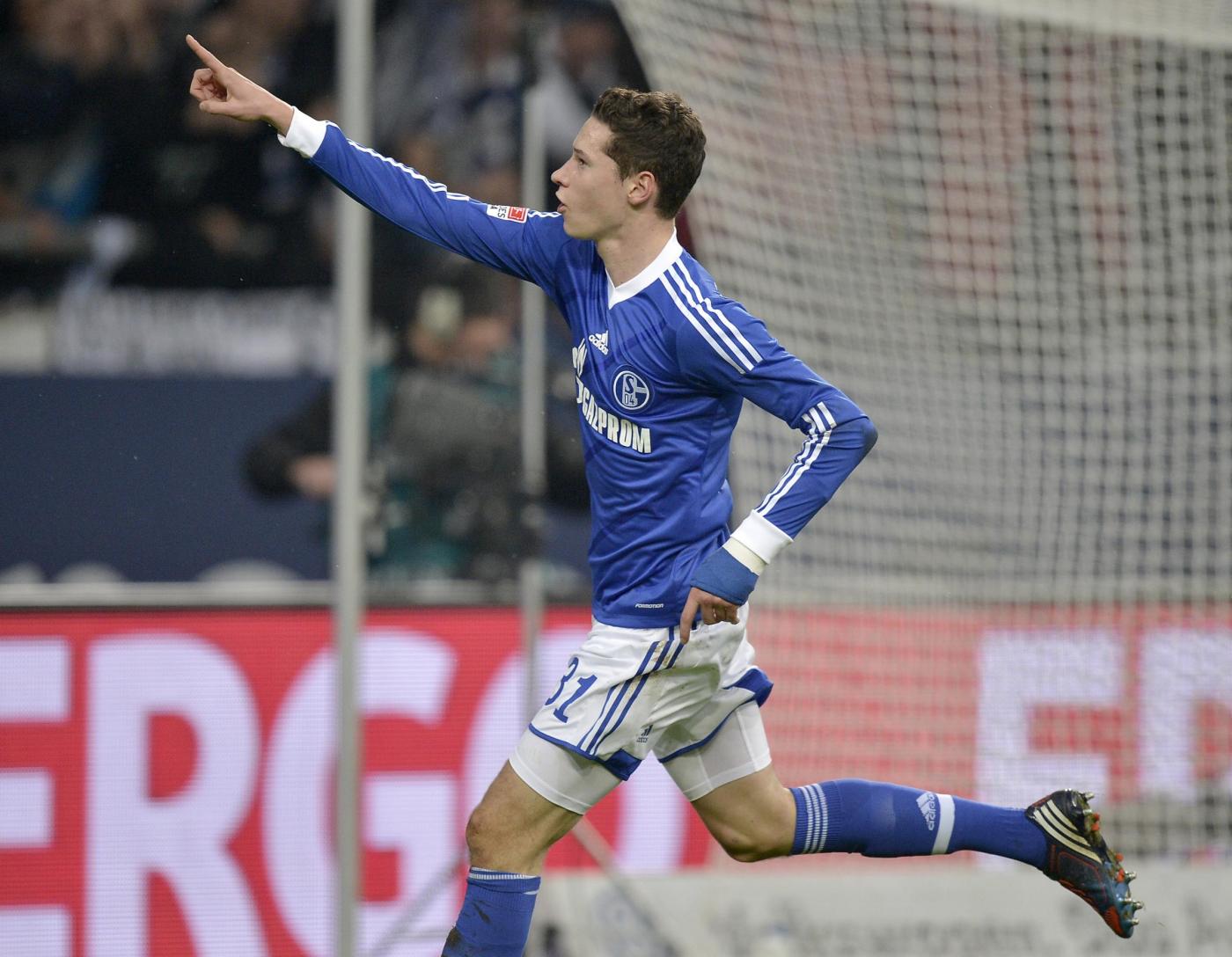 L'Inter sta pensando a due giovani e promettenti calciatori tedeschi: Sebastian Jung e Julian Draxler.