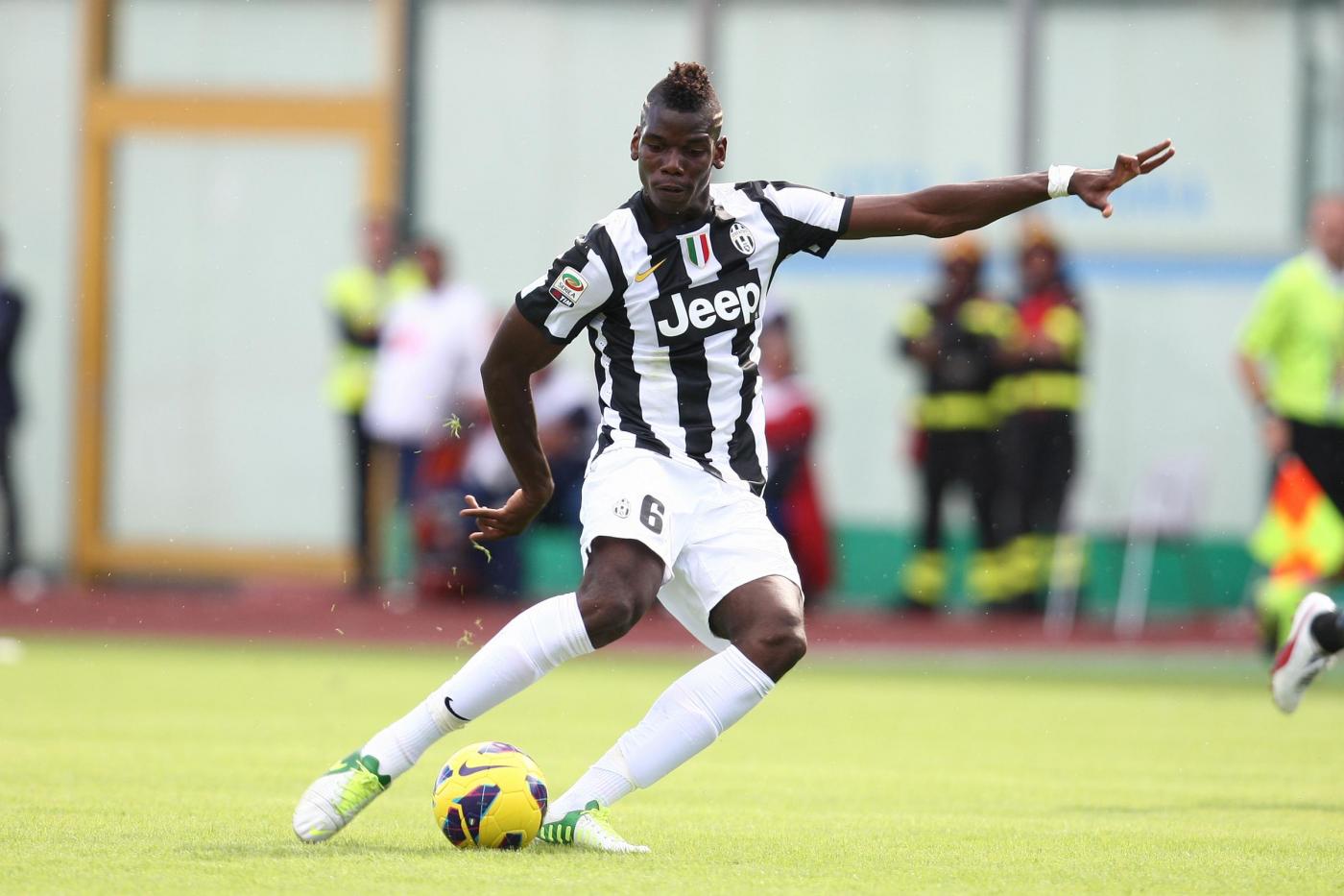 Pogba, che avrebbe dovuto sostituire Andrea Pirlo, domani contro il Pescara non ci sarà. Il francese non è stato convocato da Conte, perchè si è presentato per due volte in ritardo all'allenamento.