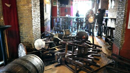 il locale devastato