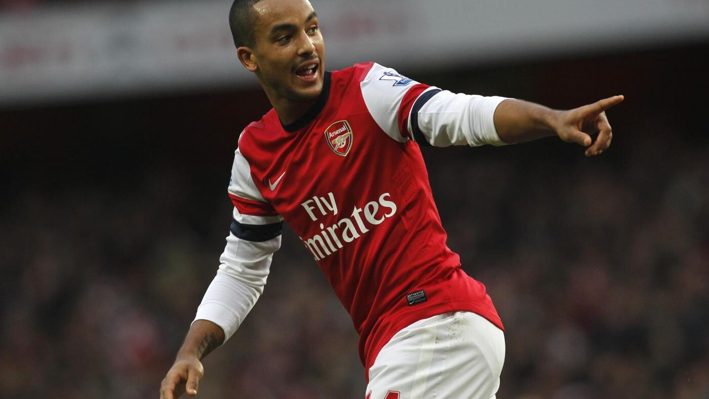 Il calciomercato della Premier League ha due protagonisti: Theo Walcott e Raheem Sterling, che potrebbe scambiarsi le maglie a gennaio.
