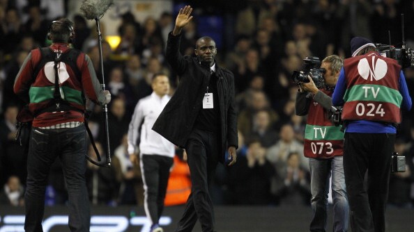 Muamba riceve la standing ovation dai tifosi del Tottenham (VIDEO)