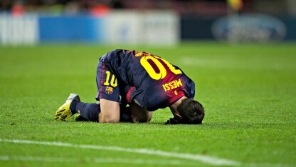 messi a terra subito dopo la botta