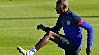 eric abidal palleggia da solo
