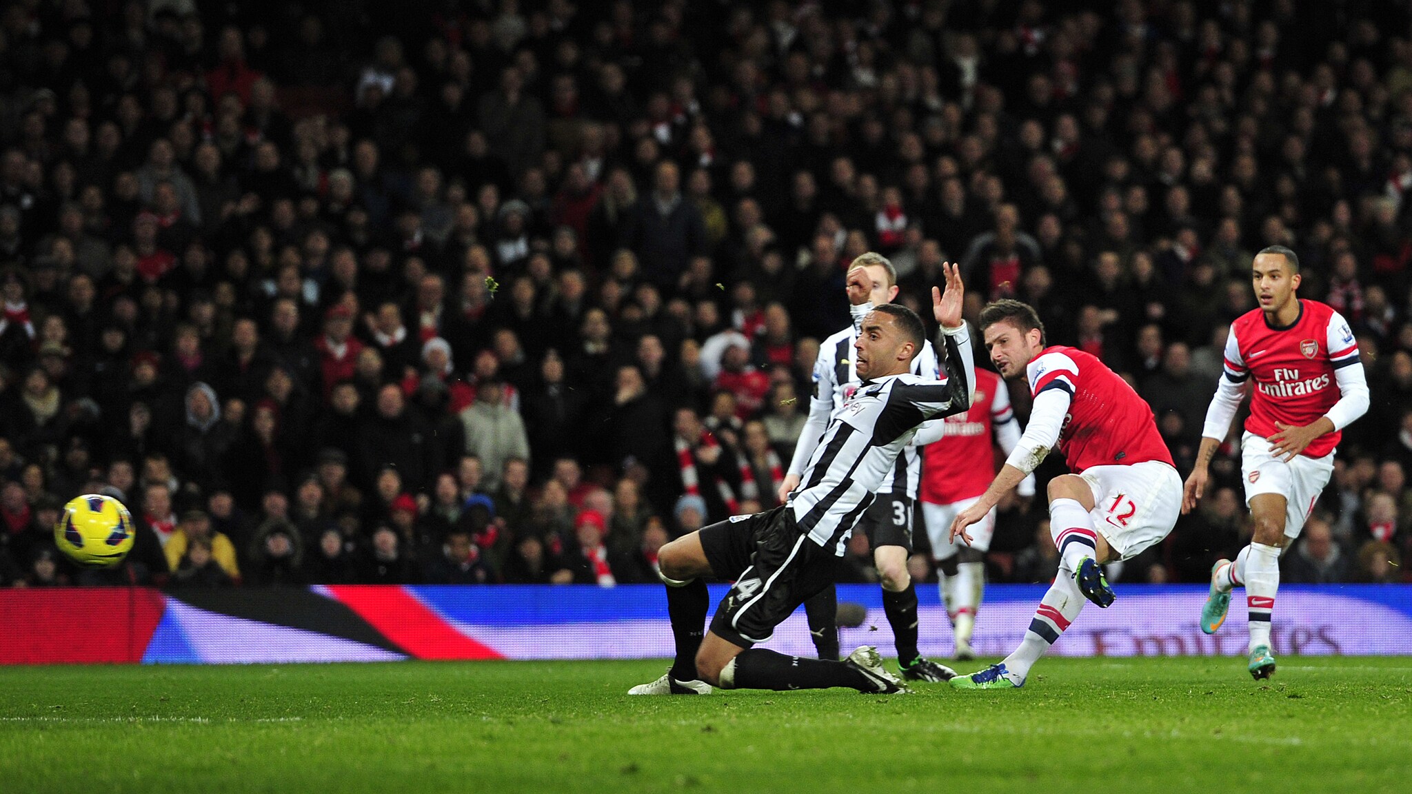 giroud walcott demba ba podolski marveaux chamberlain
