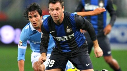 cassano marcato stretto dai laziali