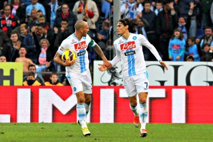 stretta di mano tra cannavaro e cavani