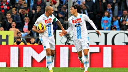 stretta di mano tra cannavaro e cavani