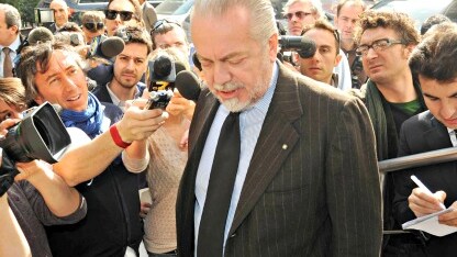 il presidente azzurro sugli spalti di fuorigrotta
