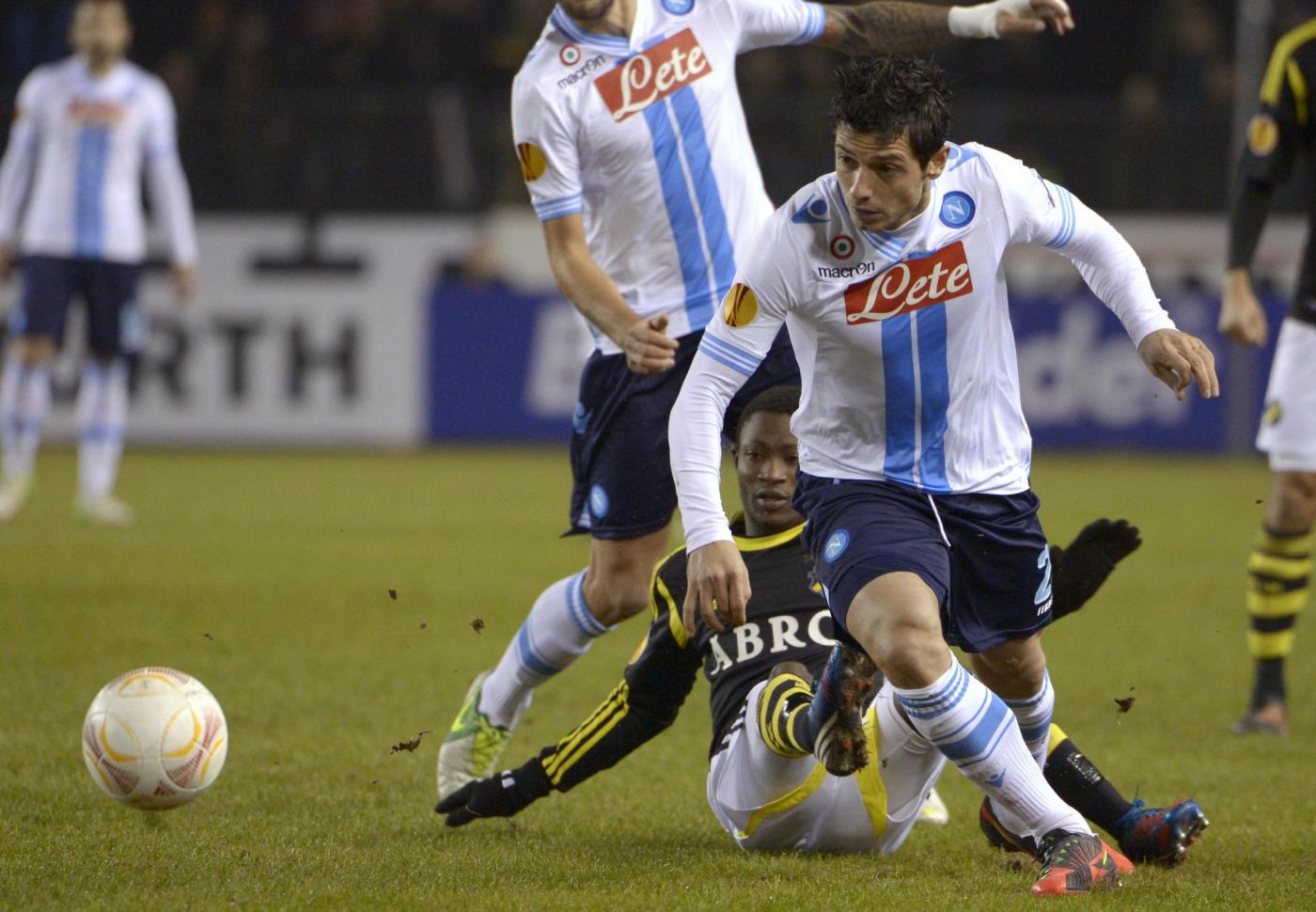 Un affatticamento muscolare mette fuori causa Blerim Dzemaili, che questa sera non giocherà in Europa League. Al suo posto giocherà Behrami.