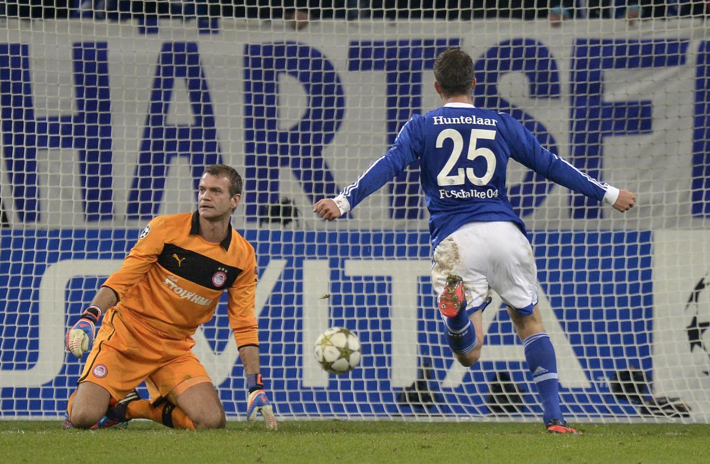 L'olandese non ha rinnovato il contratto con lo Schalke 04. A giugno Huntelaar potrebbe diventare un calciatore dell'Inter.