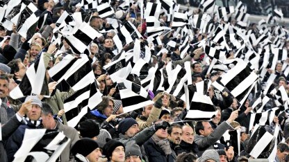 bandierine dei tifosi bianconeri