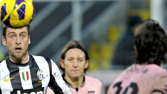 claudio marchisio in azione con la juve